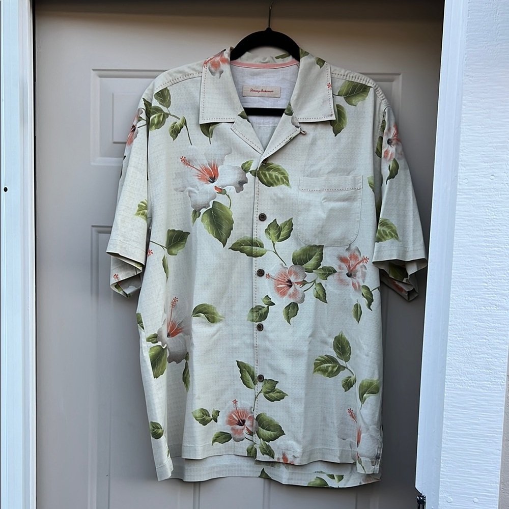 Tommy Bahama 100% Silk Cream Botanical Shirt – Tropical Hibiscus Print (Size L)